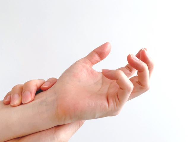熱中症で手が痺れることはありますか？